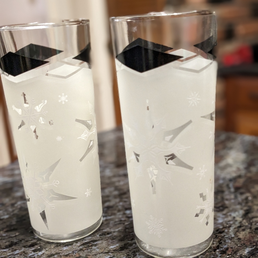 A pair of vintage frosted Tom Collins glasses
